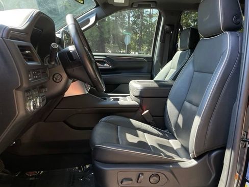 Used 2022 GMC Yukon XL SLT w/ SLT Premium Package AWD/4WD image 14