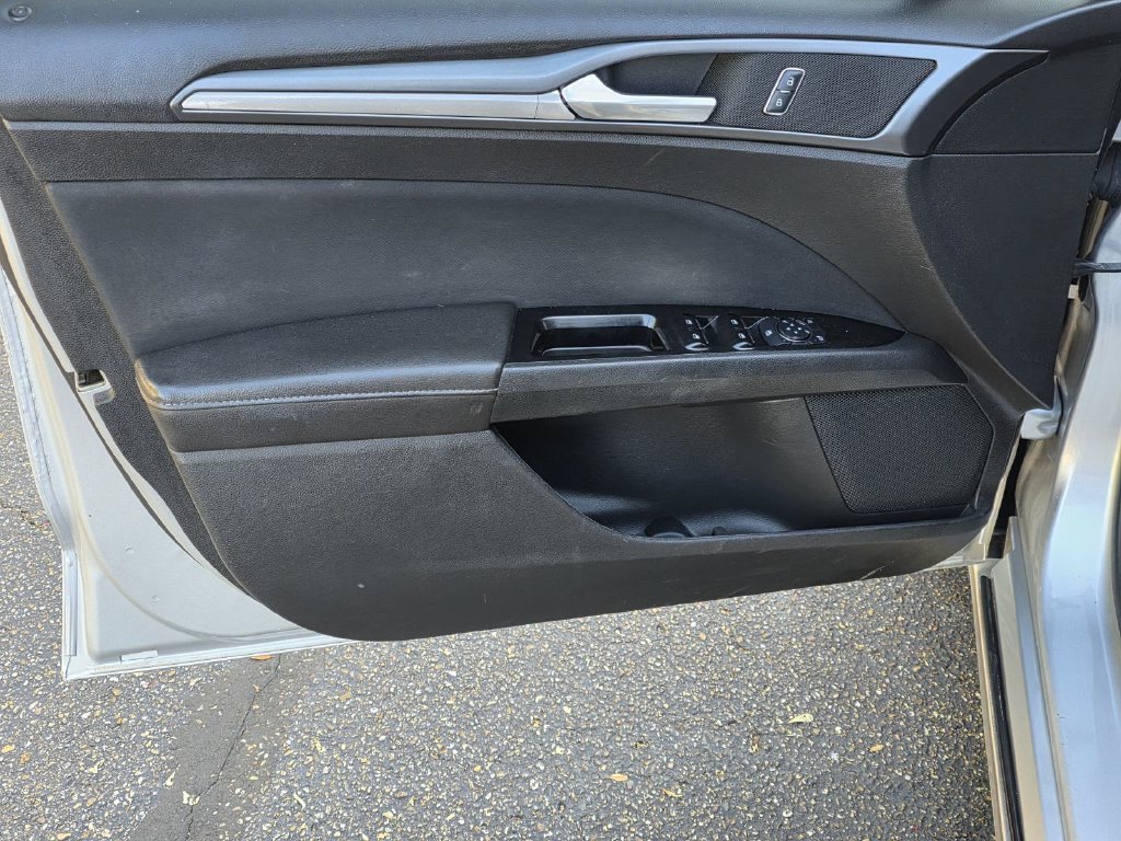 Used 2013 Ford Fusion SE FWD image 23