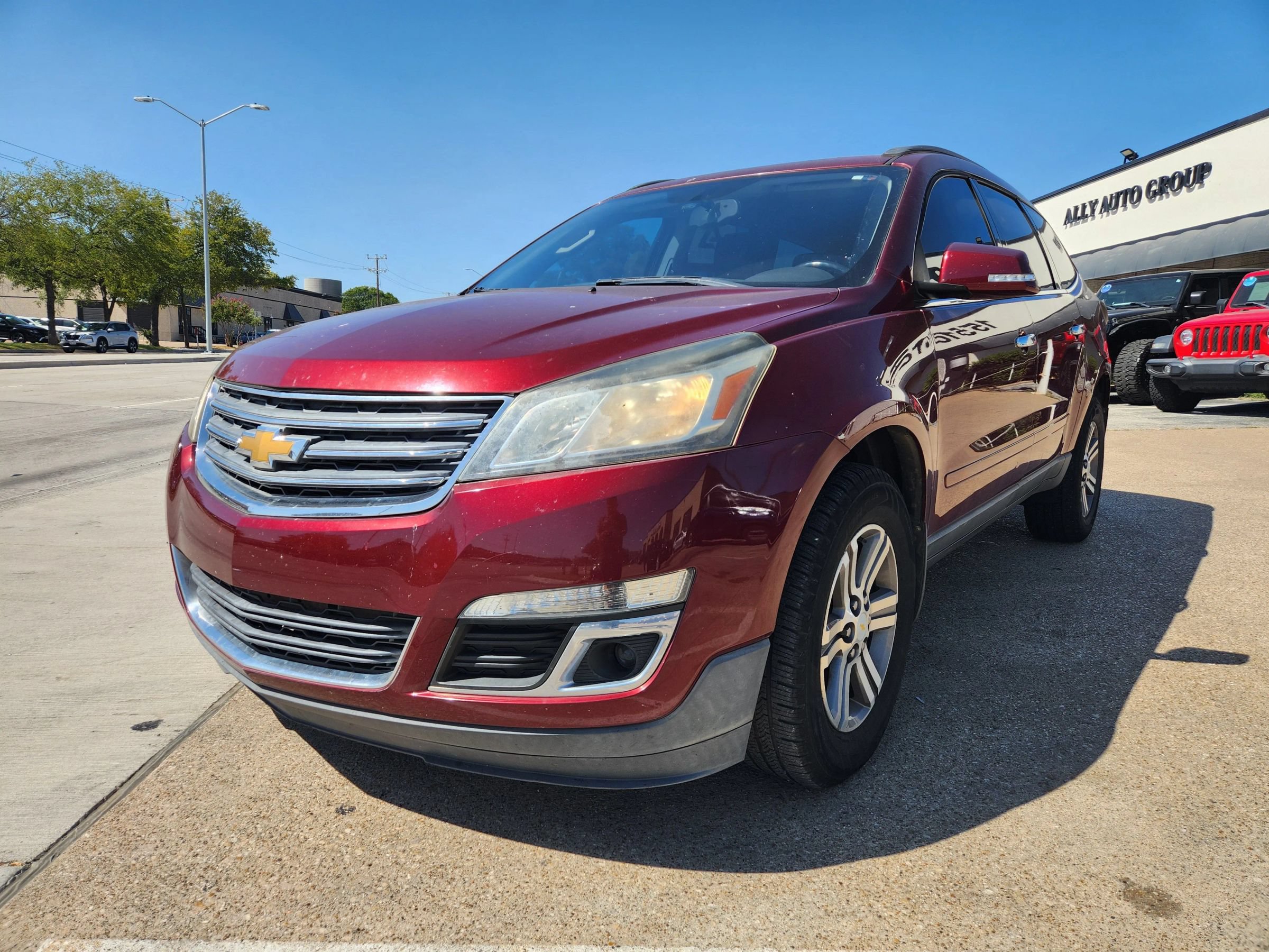 Used 2015 Chevrolet Traverse LT w/ Traveler's Package FWD image 1