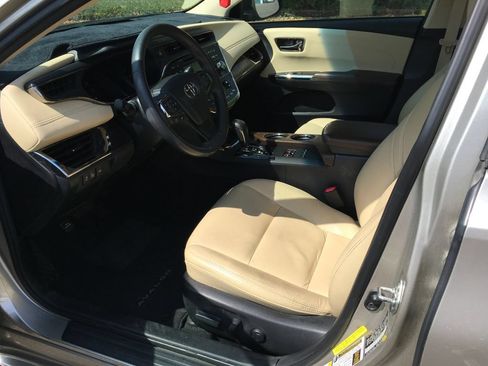 Used 2016 Toyota Avalon XLE Premium FWD image 4