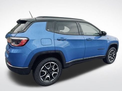 Certified 2024 Jeep Compass Trailhawk image 9