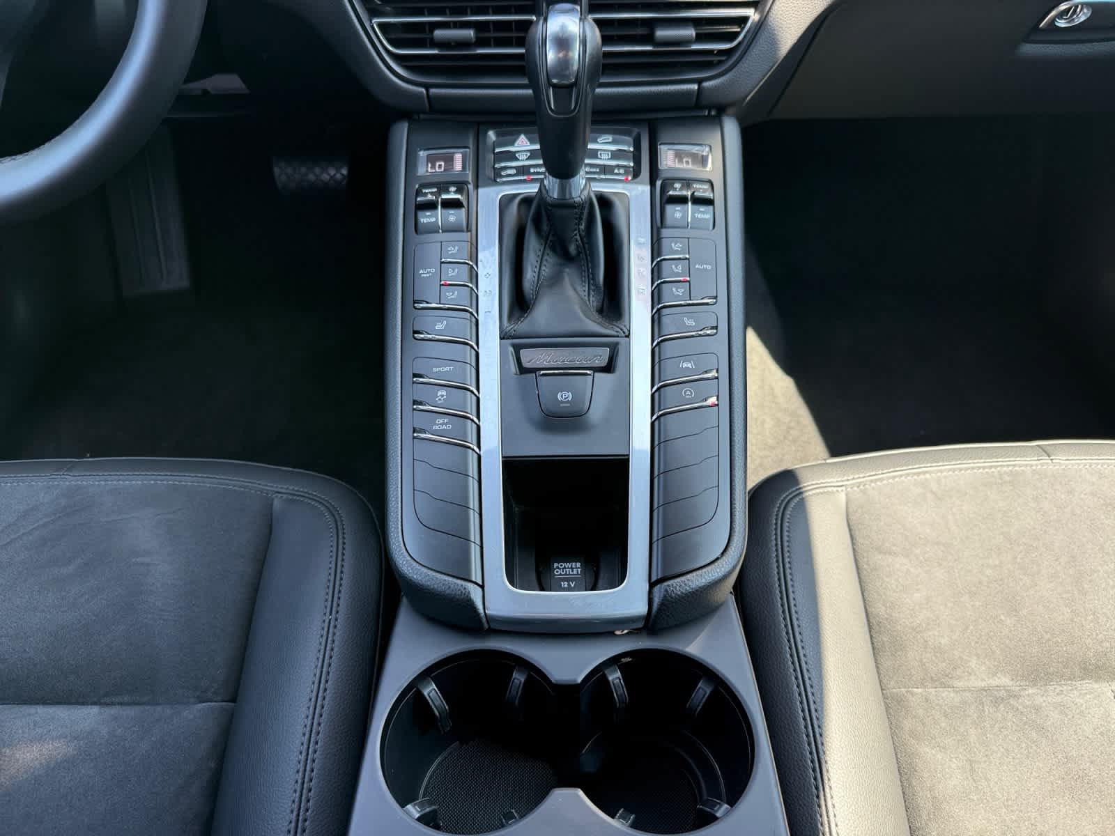 Used 2020 Porsche Macan AWD/4WD image 15