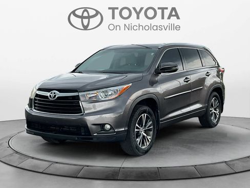 Used 2016 Toyota Highlander XLE w/ Protection Package #3 AWD/4WD image 1