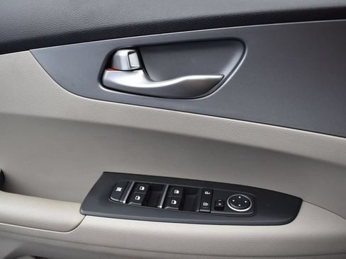 Used 2021 Kia Forte LXS FWD image 31