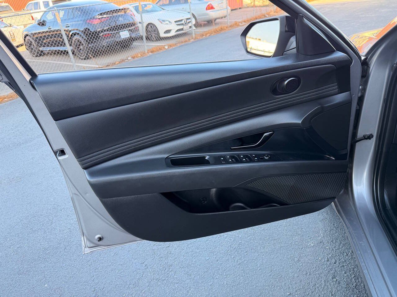 Used 2025 Hyundai Elantra Sport FWD image 23