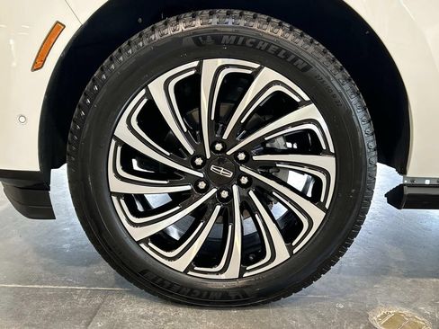Used 2025 Lincoln Navigator L Black Label AWD/4WD image 9