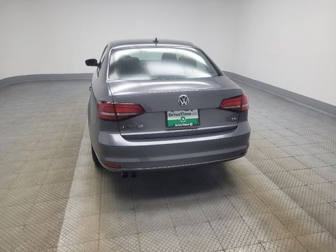 Used 2017 Volkswagen Jetta SE FWD image 6