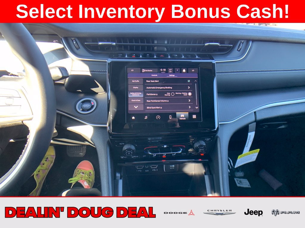 New 2026 Jeep Grand Cherokee Laredo AWD/4WD image 19