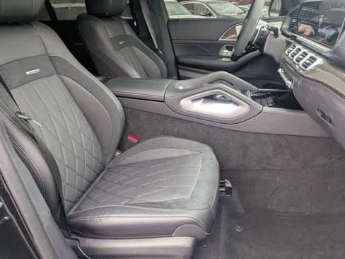 Used 2025 Mercedes-Benz GLS 63 AMG 4MATIC image 23