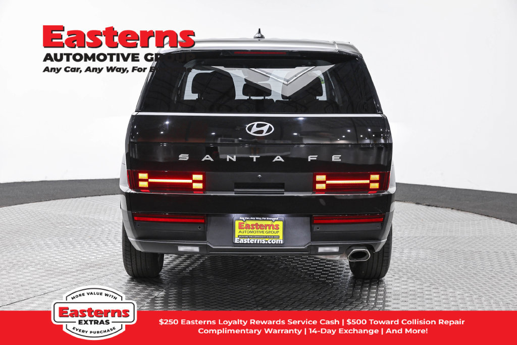 Used 2025 Hyundai Santa Fe SE FWD image 7