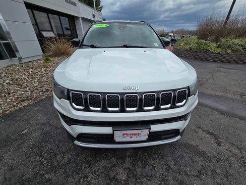 Used 2023 Jeep Compass Limited AWD/4WD image 9