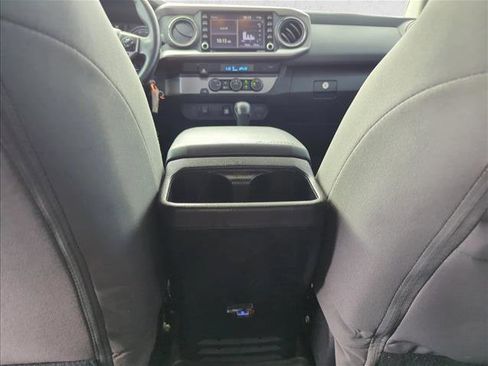 Used 2022 Toyota Tacoma SR5 RWD image 19