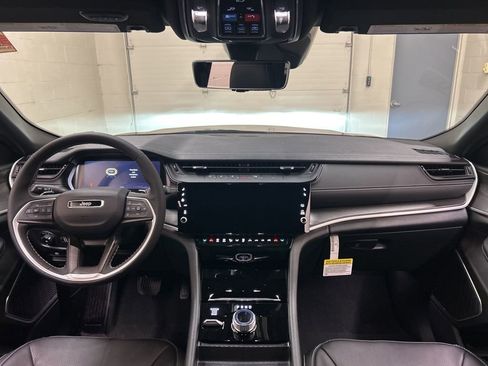 New 2026 Jeep Grand Cherokee Limited AWD/4WD image 18