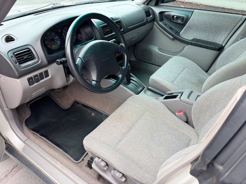 Used 2001 Subaru Forester L image 9