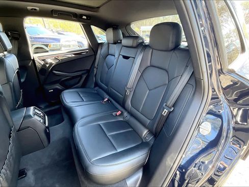 Used 2021 Porsche Macan w/ Premium Package AWD/4WD image 21