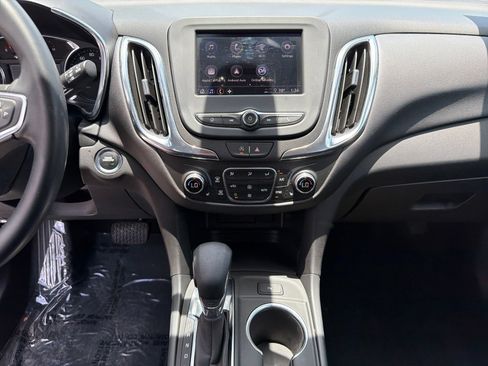Used 2024 Chevrolet Equinox LT FWD image 18
