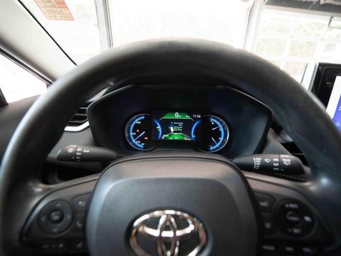 Used 2023 Toyota RAV4 LE AWD/4WD image 15