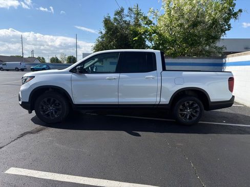 Certified 2023 Honda Ridgeline Sport image 2