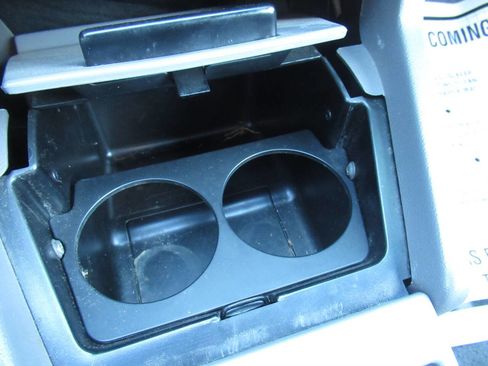 Used 1989 Dodge Shadow 2-Door Hatchback FWD image 38