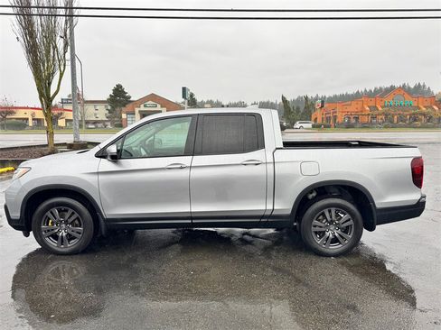 Used 2018 Honda Ridgeline Sport image 4