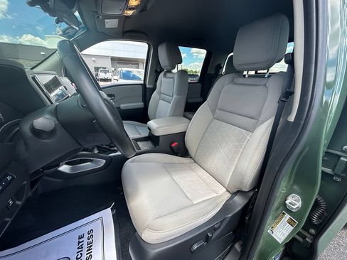 Used 2025 Nissan Frontier SV w/ SV Convenience Package AWD/4WD image 15