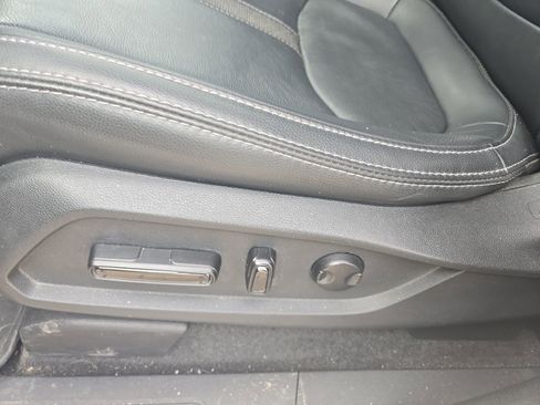 Used 2024 Honda Pilot Touring image 9