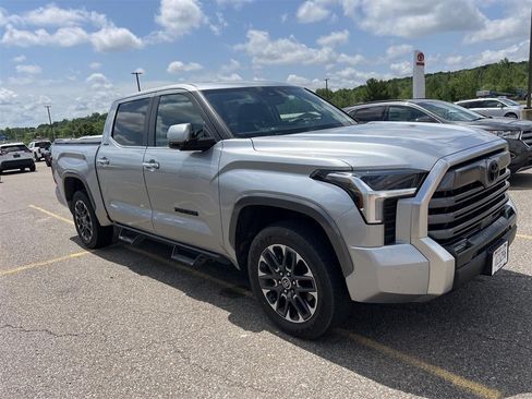 Used 2024 Toyota Tundra Limited w/ Power Package AWD/4WD image 5