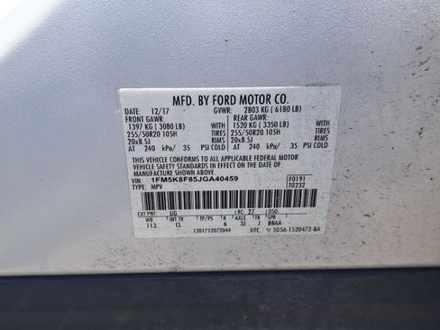 Used 2018 Ford Explorer Limited w/ Equipment Group 301A AWD/4WD image 35