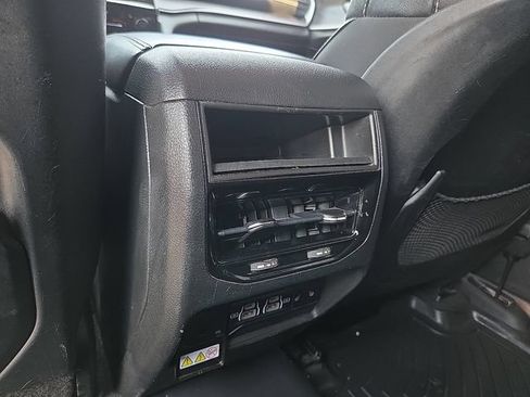 Used 2022 Jeep Grand Cherokee Limited AWD/4WD image 11
