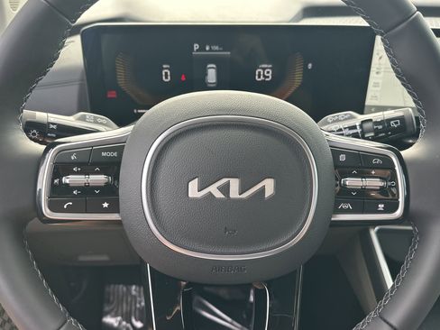 New 2026 Kia Carnival EX FWD image 16