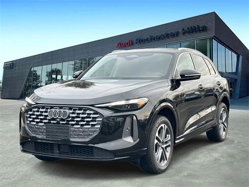 Certified 2025 Audi Q5 2.0T Premium w/ 19" Wheel Package image 1