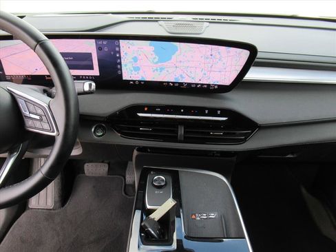 Used 2025 Buick Enclave Preferred image 19