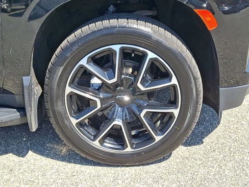 Used 2022 Chevrolet Tahoe RST w/ Luxury Package AWD/4WD image 8