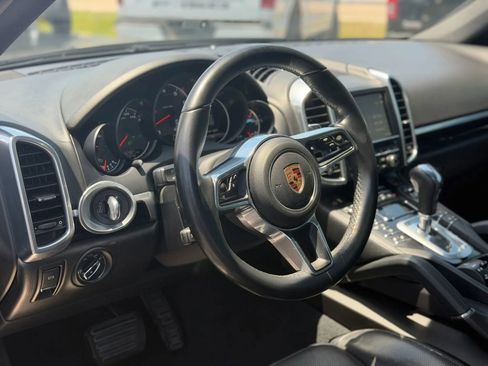 Used 2016 Porsche Cayenne AWD/4WD image 10