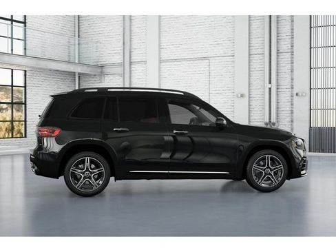 New 2026 Mercedes-Benz GLB 250 4MATIC image 17