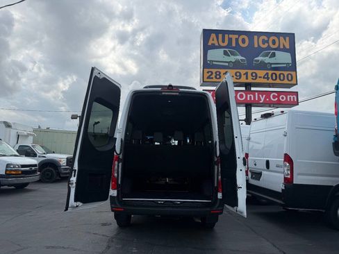 Used 2023 Mercedes-Benz Sprinter 1500 image 10