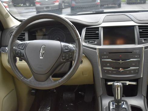 Used 2014 Lincoln MKS FWD image 11
