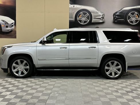 Used 2018 Cadillac Escalade ESV Luxury image 7