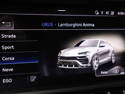 Used 2019 Lamborghini Urus image 19
