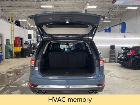 New 2026 Lincoln Aviator AWD image 8