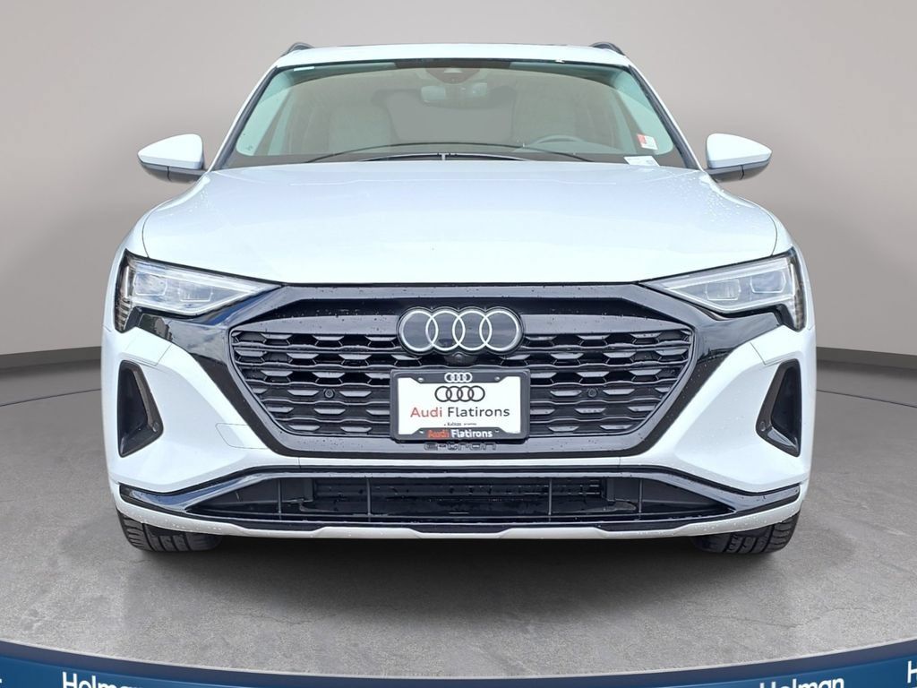 Used 2024 Audi Q8 e-tron Premium Plus AWD/4WD image 3