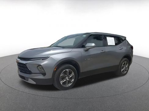 Used 2025 Chevrolet Blazer LT FWD image 8