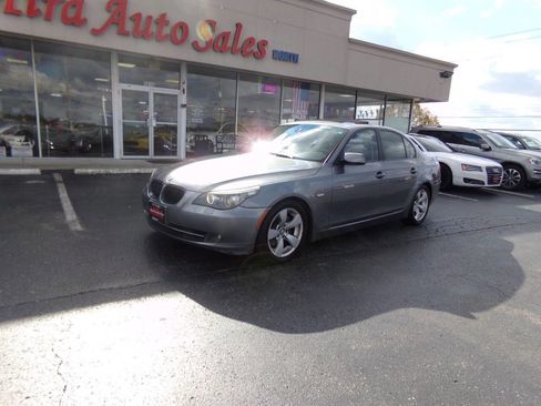Used 2009 BMW 528i Sedan image 2