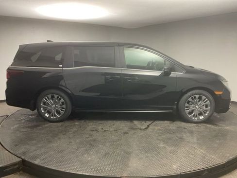 New 2026 Honda Odyssey Touring image 8