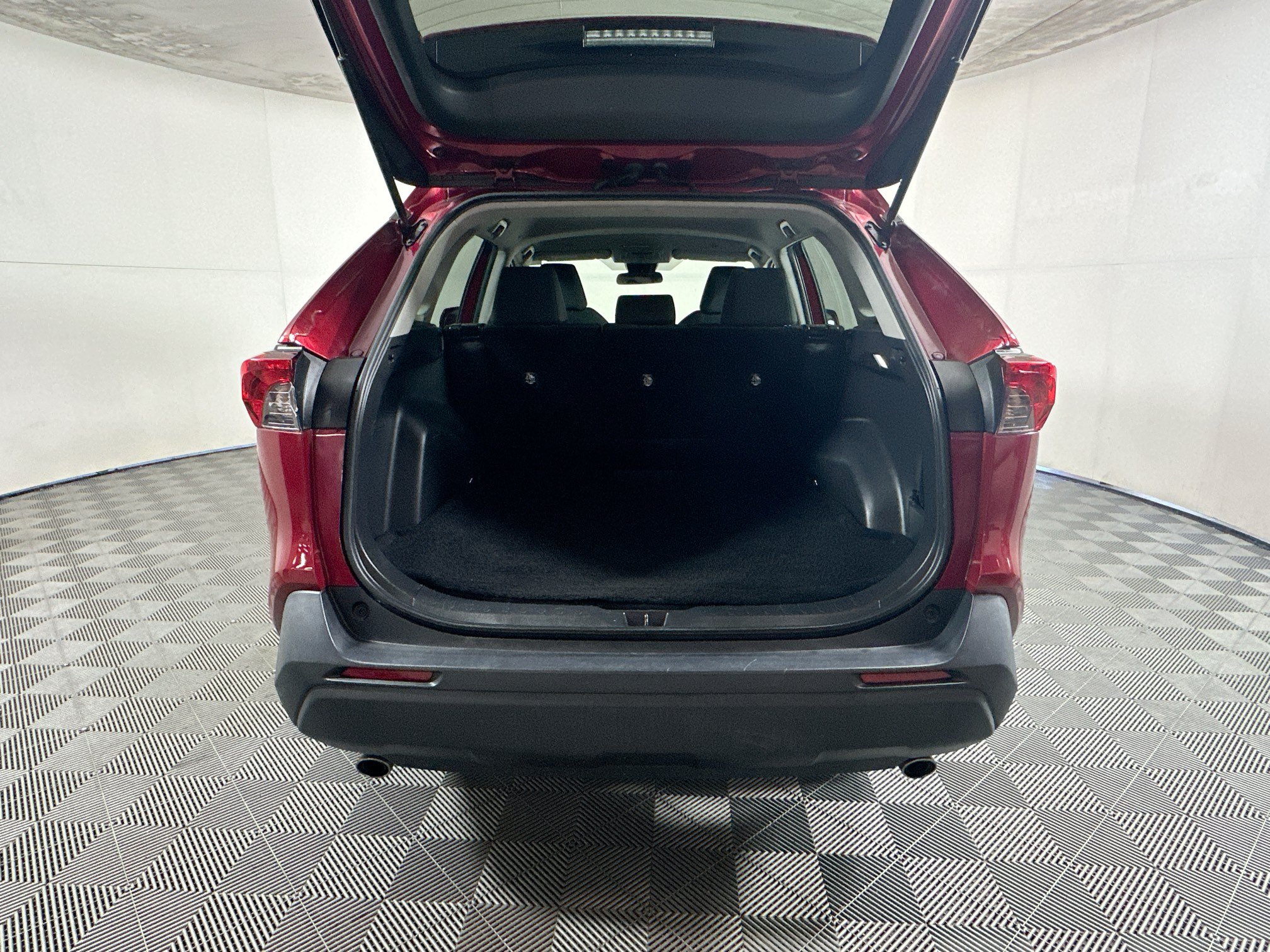 Used 2023 Toyota RAV4 LE FWD image 30
