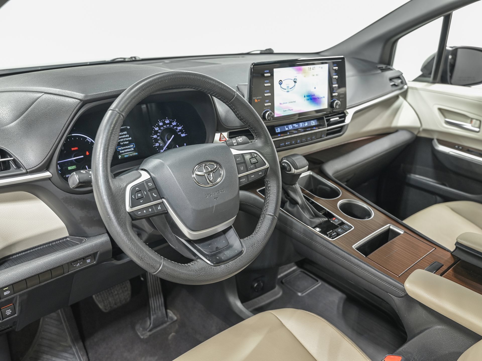 Used 2024 Toyota Sienna XLE FWD image 14