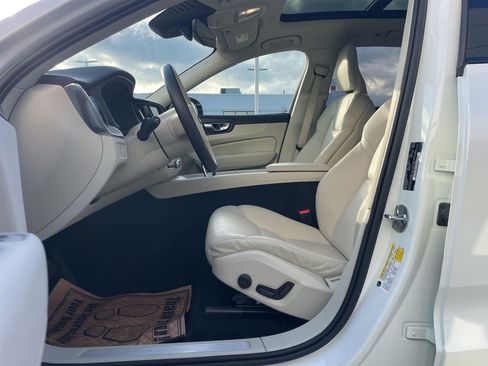 Certified 2023 Volvo XC60 B5 Plus w/ Climate Package image 22