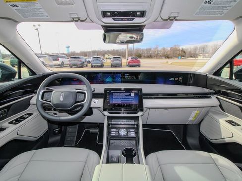 Used 2026 Lincoln Nautilus Premier w/ Jet Appearance Package image 10