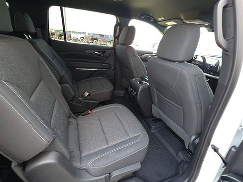 Used 2025 Chevrolet Traverse LT w/ Driver Confidence Package FWD image 17