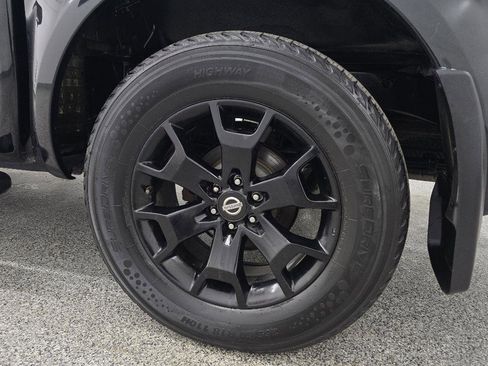 Used 2021 Nissan Frontier SV w/ Midnight Edition Floor Mats image 31